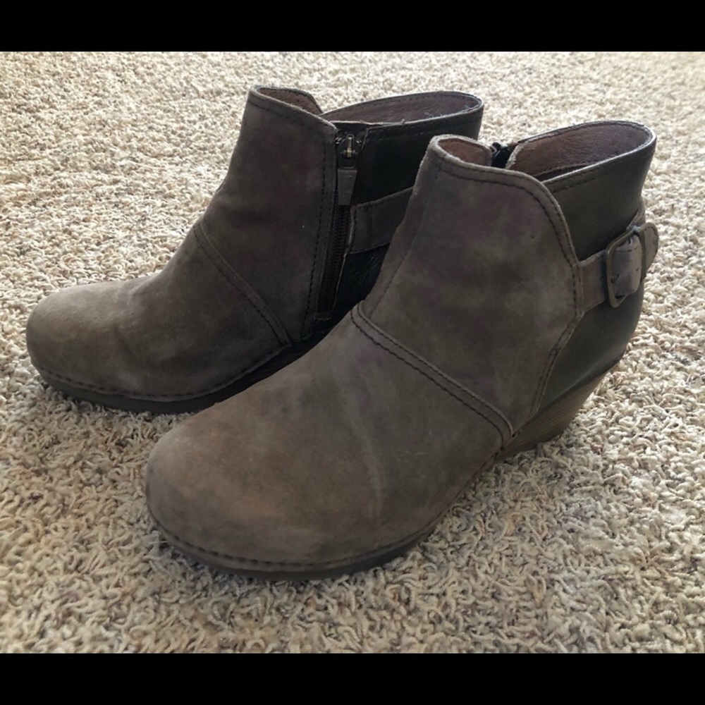 Dansko Shirley wedge bootie 39